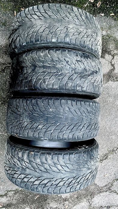 Шини зимові Nokian Hakkapeliitta R2 235/45R18