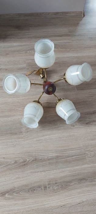 Żyrandol z przełomu lat 80 i 90 PRL