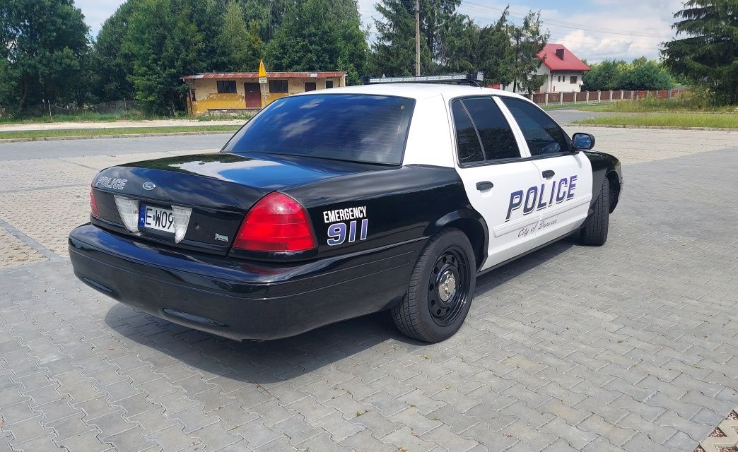 Ford crown victoria interceptor Police