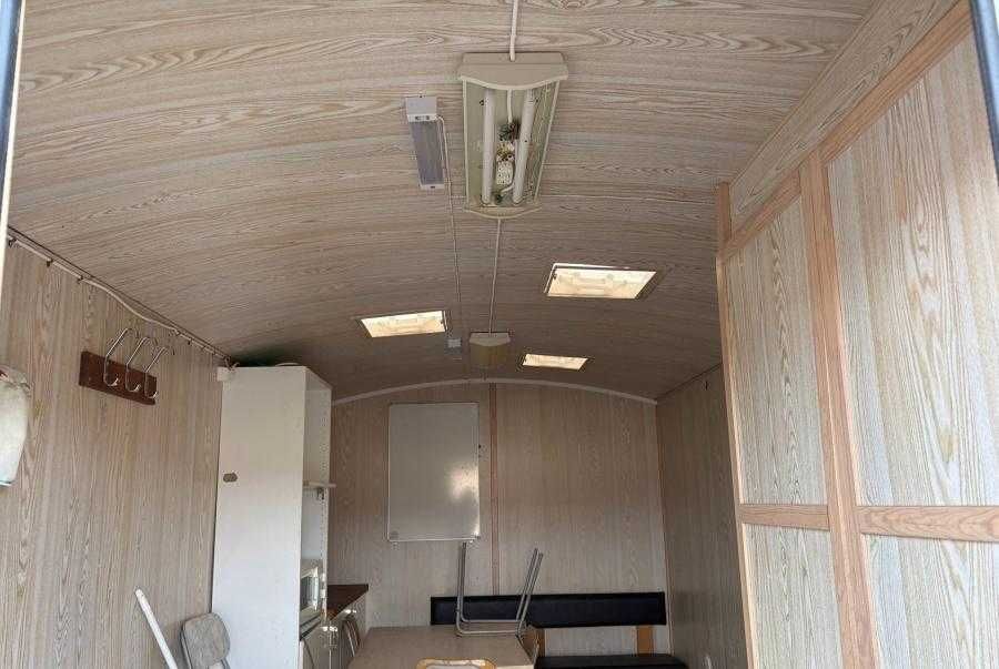 Mobilna przyczepa socjalno-brygadowa - barakowóz, brygadówka