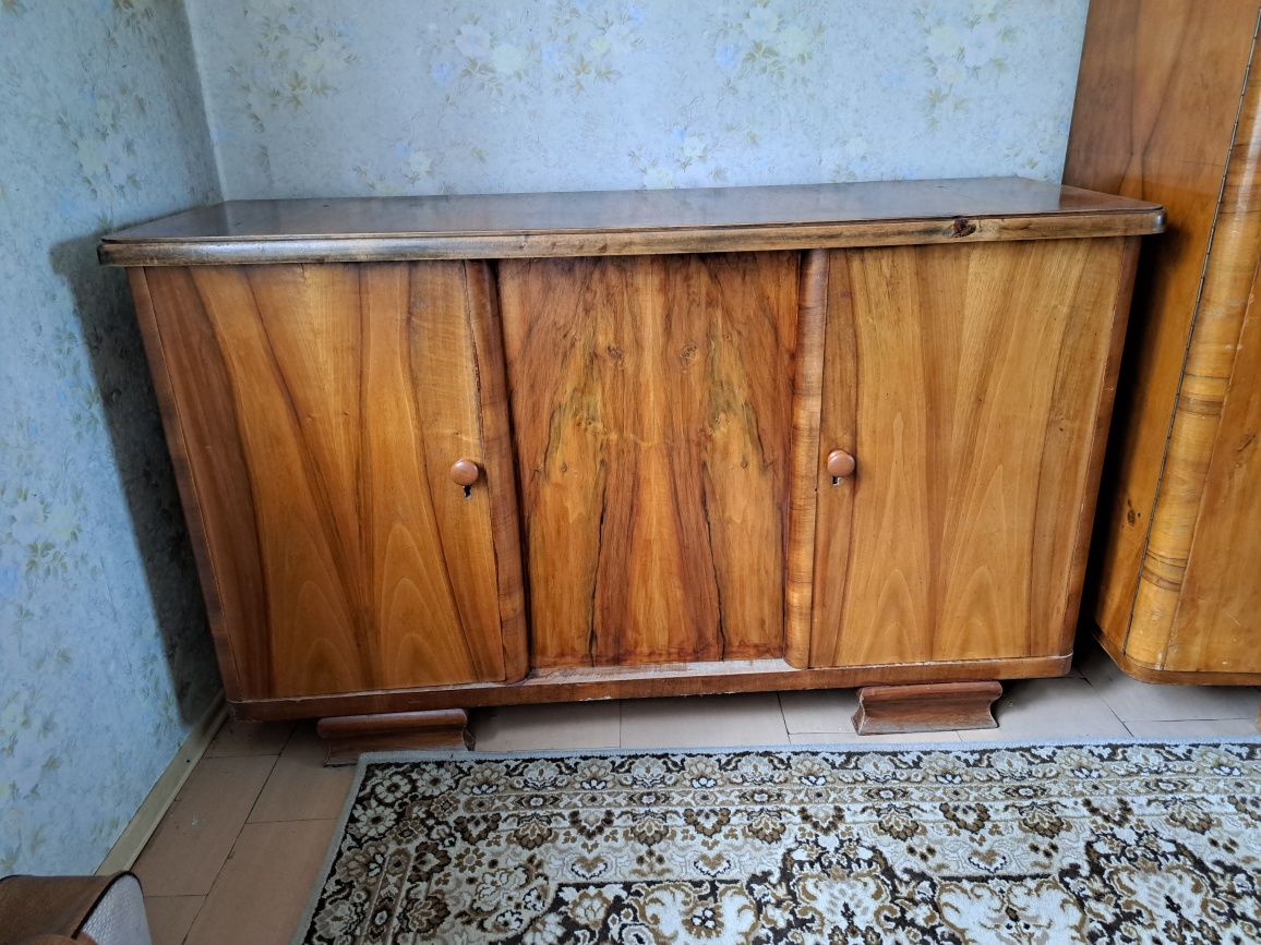 Kredens z lat 50
