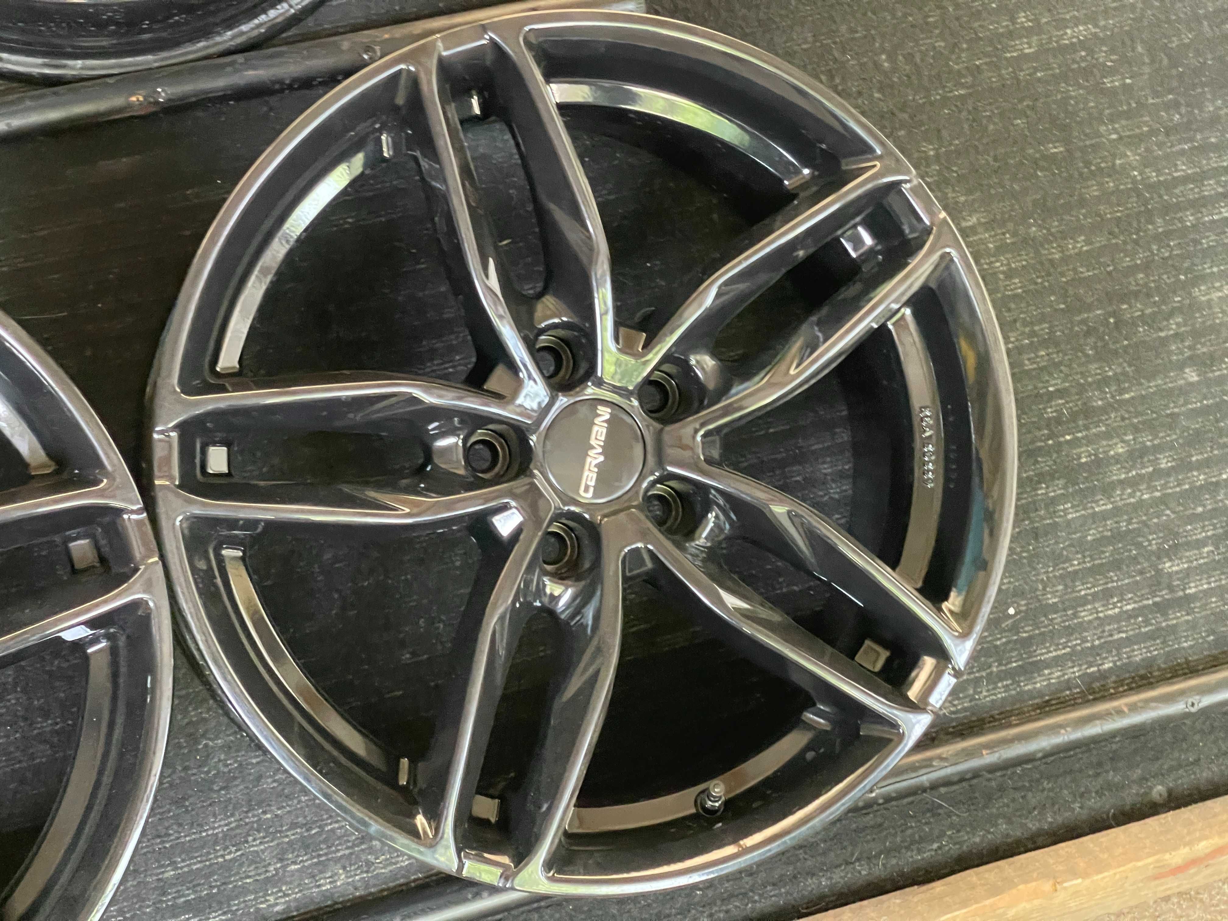 Диск R18 8J ET35 5x112 Dia 66.6