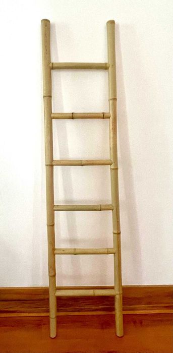 Escada de bambu + placa wc