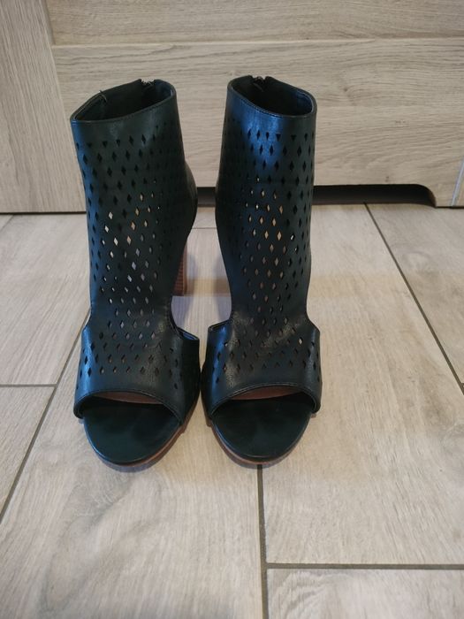 Buty na obcasie 41(27)