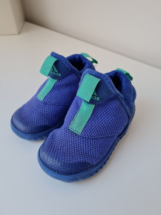 Buty sportowe dziecięce adidasy firmy Adidas rozmiar 21 stan bdb