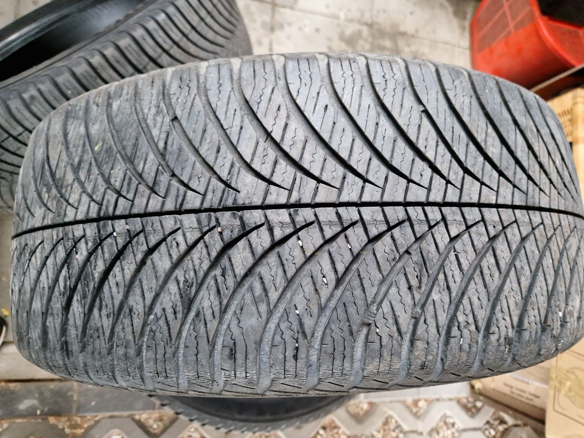 Opony całoroczne kumho, goodyear