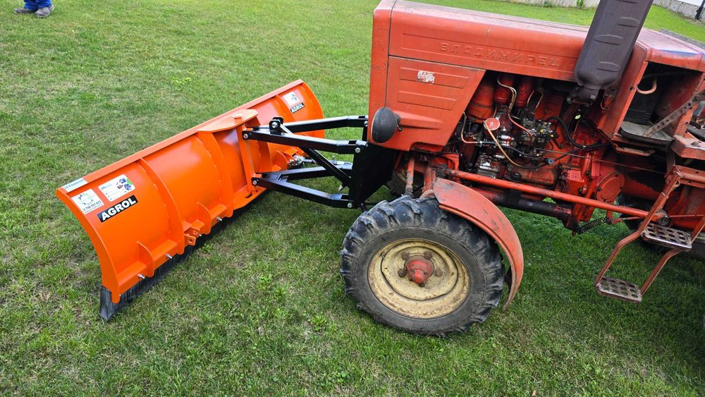 Profesjonalny PŁUG ŚNIEŻNY do WŁADIMIREC T-25 (RUSEK)Funkcja pływająca