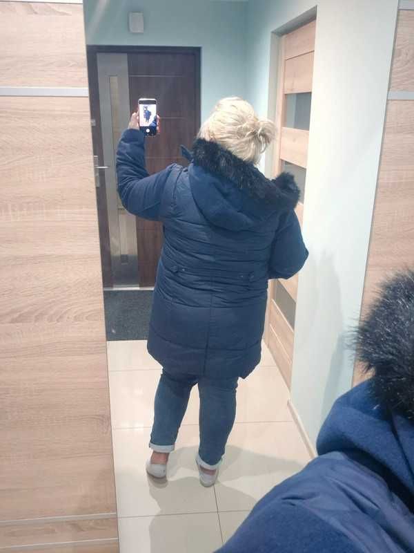 Cieplutka zimowa kurteczka ,dłuższa r.46
Nowy bez metki·sheego