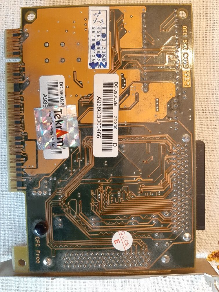 TEKRAM DC-390U2B kontroler PCI SCSI