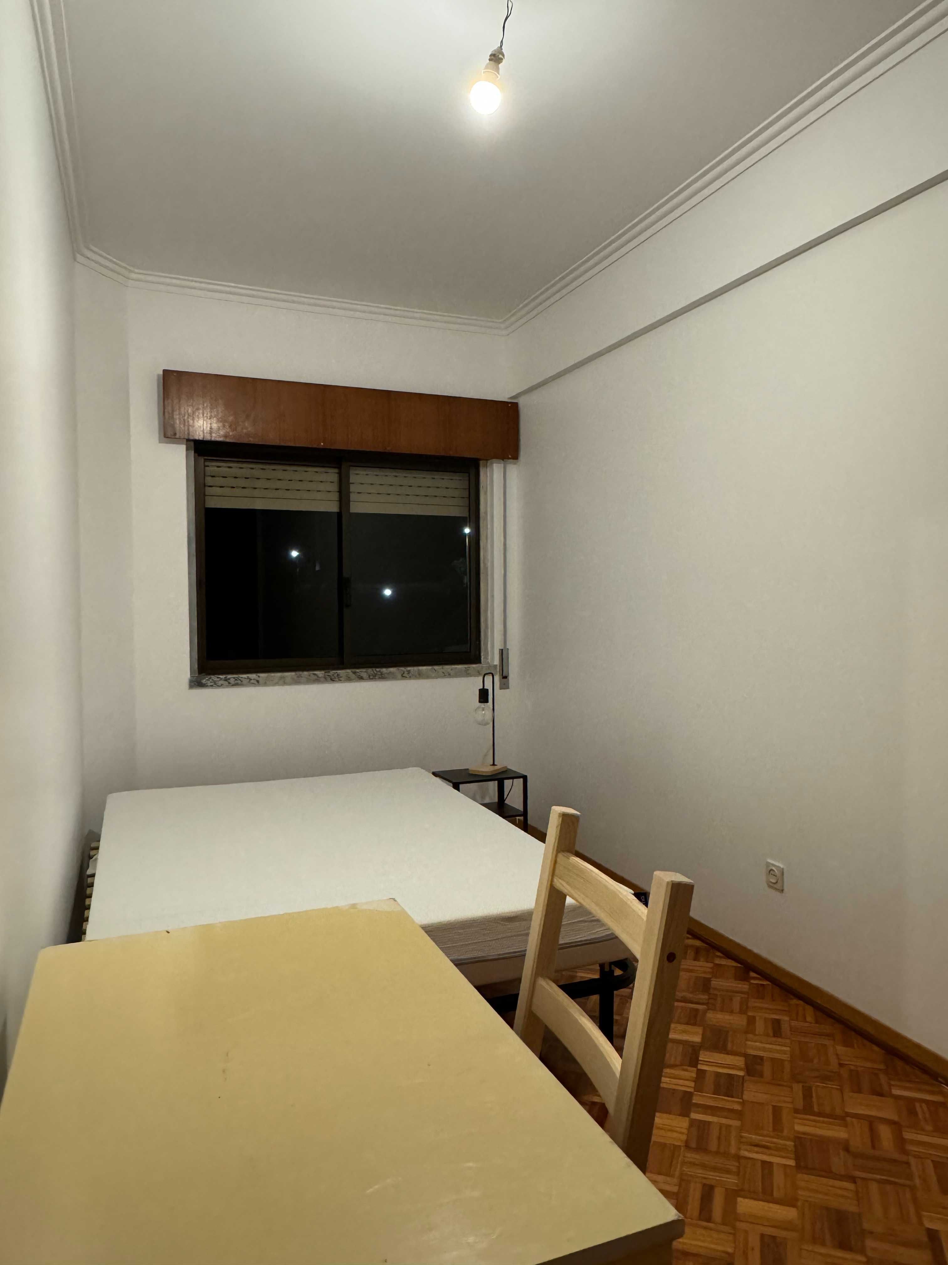 Arrendamento - Quarto de Casal e Solteiro