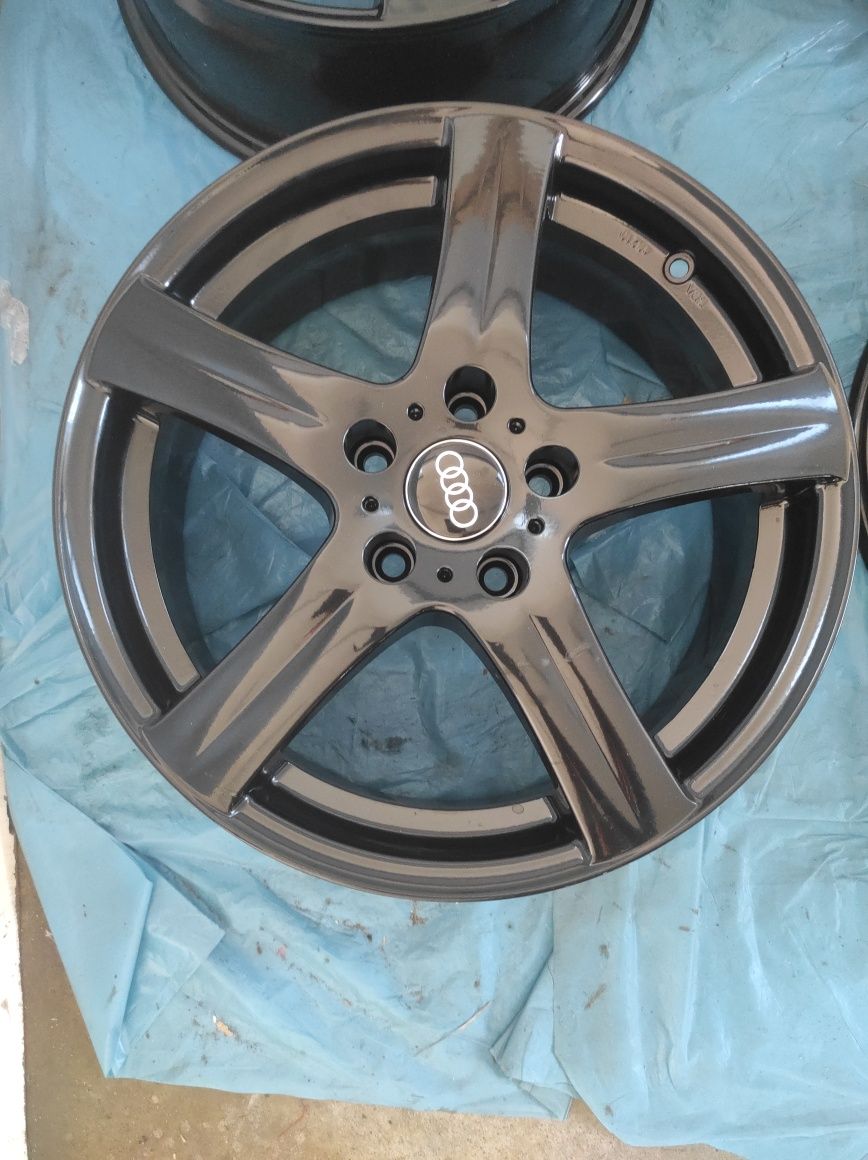 489 Felgi aluminiowe AUDI R 17 5x112 otwór 66,6 Bardzo Ładne CZARNE