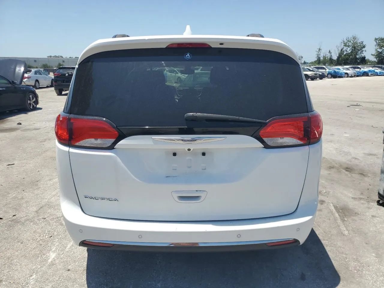 Chrysler Pacifica 2017 Chrysler Pacifica Touring L - Kupiony w Transporcie do Polski