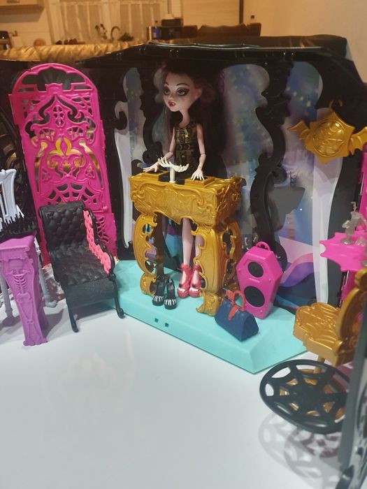 klub muzyczny Monster High