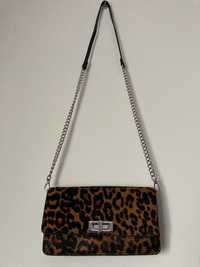 Pochete Zara em pele leopardo