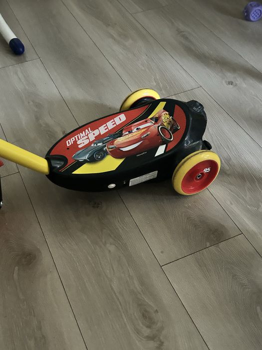 Детский эдектросамокат Cars с мыльными пузырями