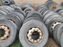 Opona ciężarowa 315/70R22.5 385/65R22.5 295/60R22,5 (z felgą)