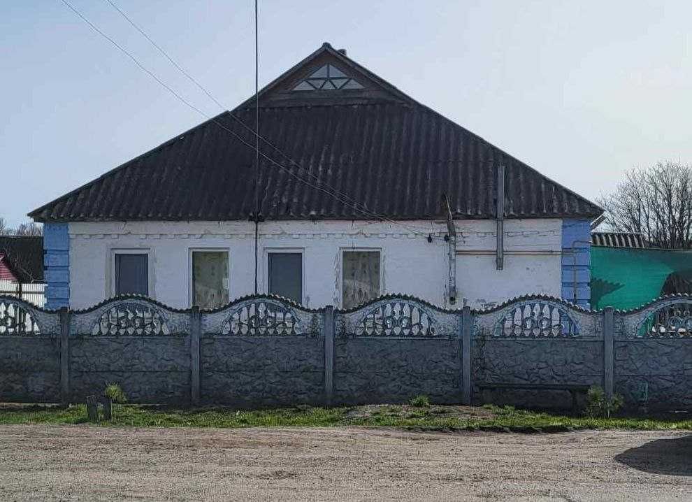 Продам будинок в смт В'язове (колишній Краснокуцьк) на березі озера
