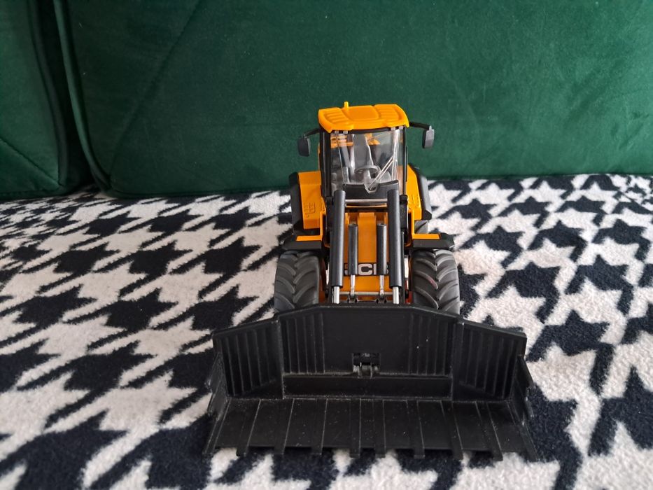Siku ładowarka kołowa JCB 1:32