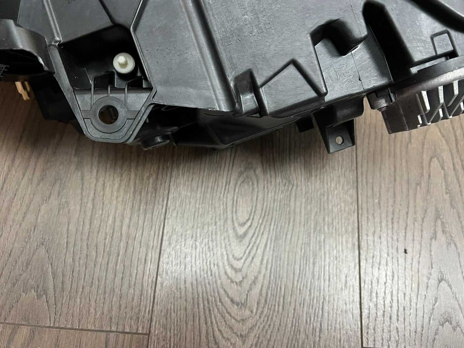 Фара права Volvo S90 V90