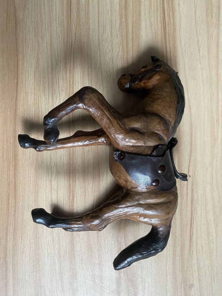 Figurka konia kolejcjoner
