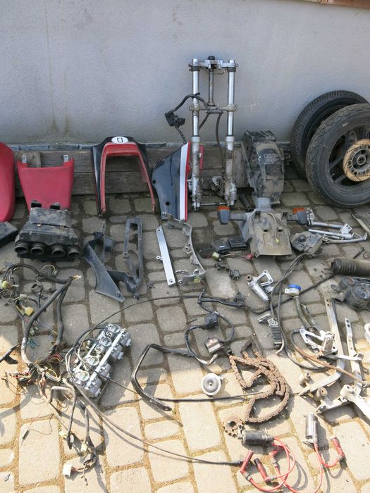 Lagi z kompletnym hamulcem Kawasaki GPZ 600R