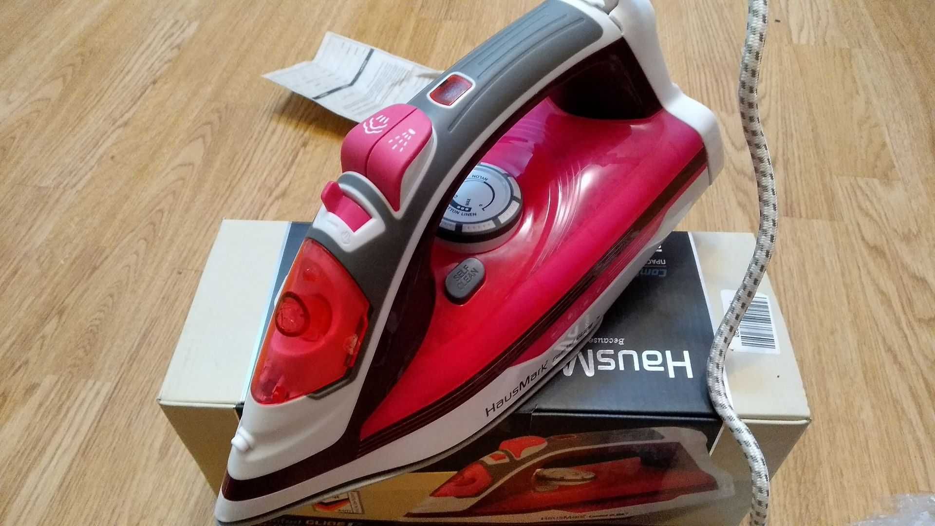 Утюг HausMark SI-3050B