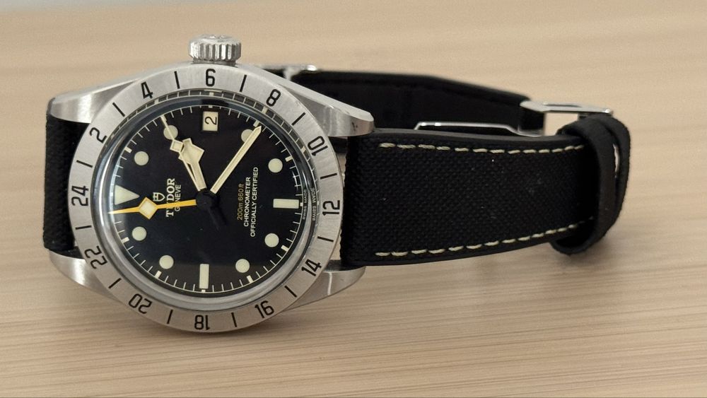 Tudor Black Bay Pro 2025 como novo