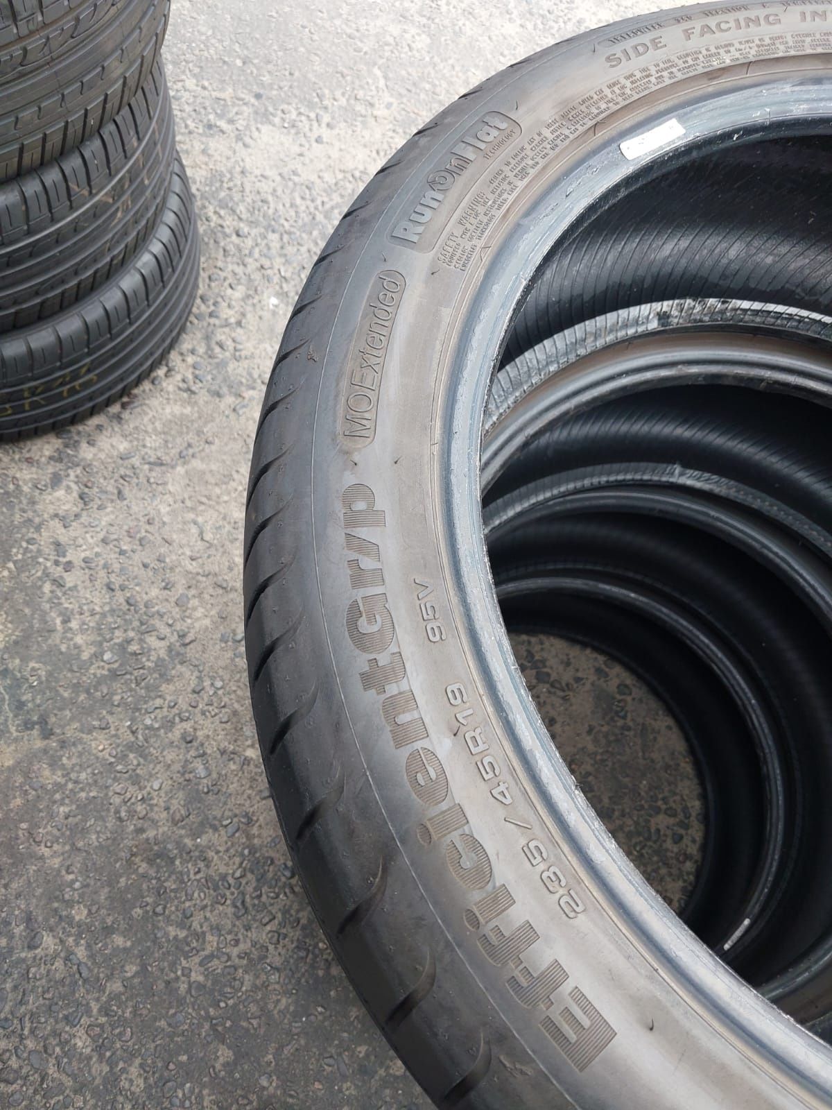 Opony używane 235/45/19 goodyear 2x6 mm