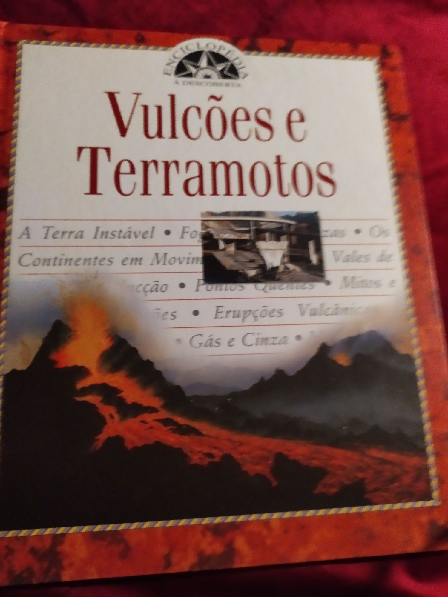 Livro Vulcões e Terramotos