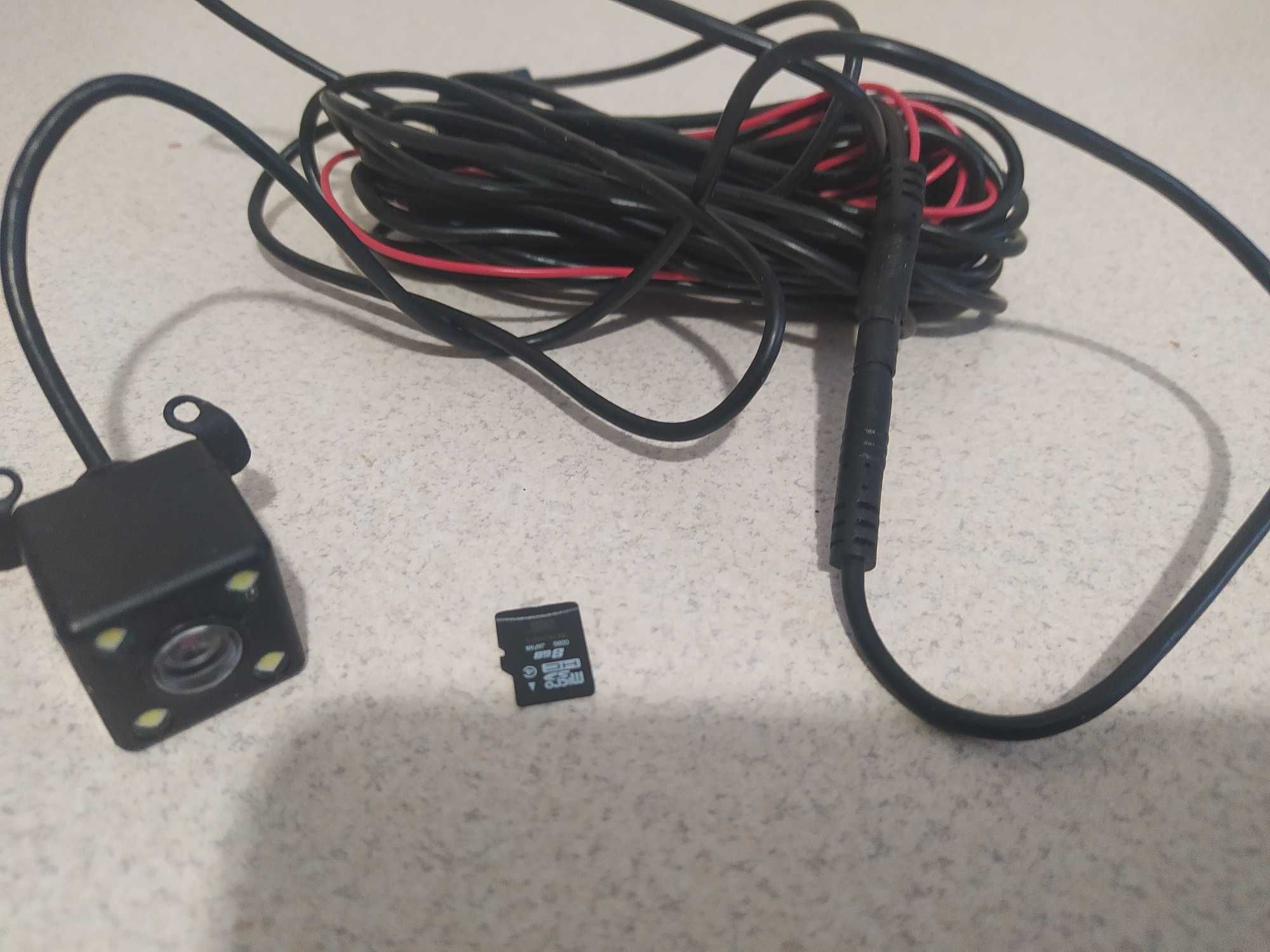 Nowy wideorejestrator NOR-TEC z kamera cofania i karta pamieci