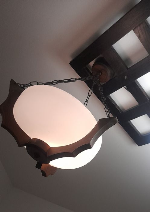 Żyrandol  drewniany 2 klosze