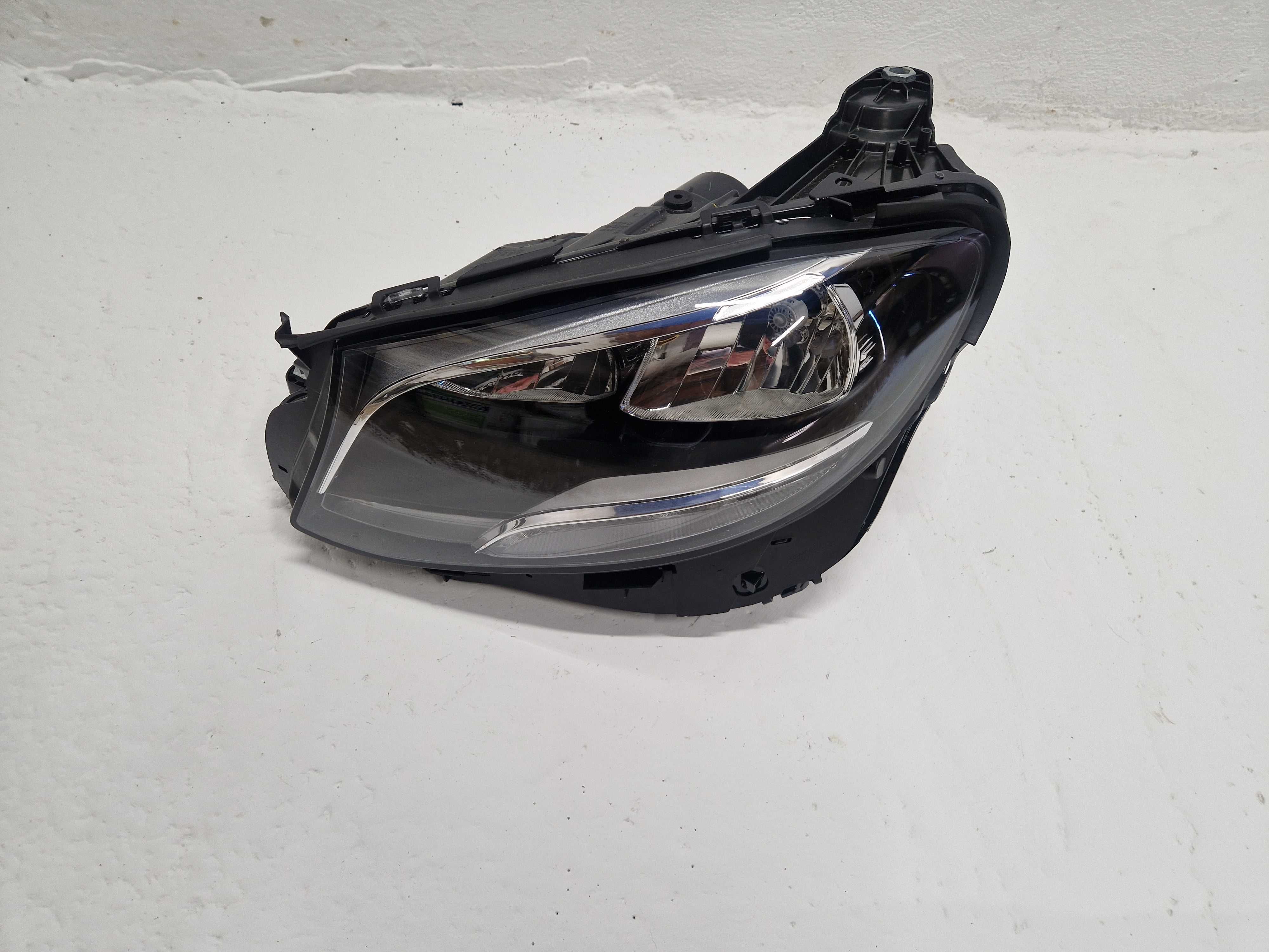 NOWA Przód Lewa Przednia Lampa Reflektor Mercedes E W213 03.16- Europa