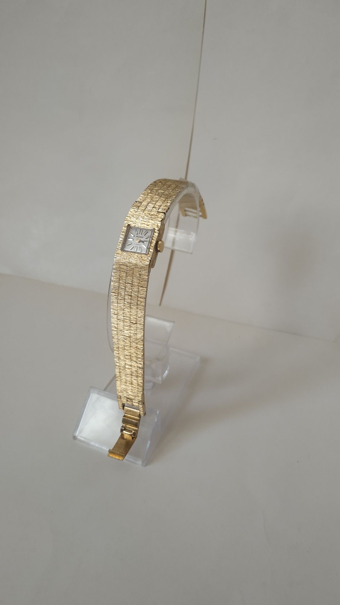 Жіночі швейцарські позолочені годинники, оригінал