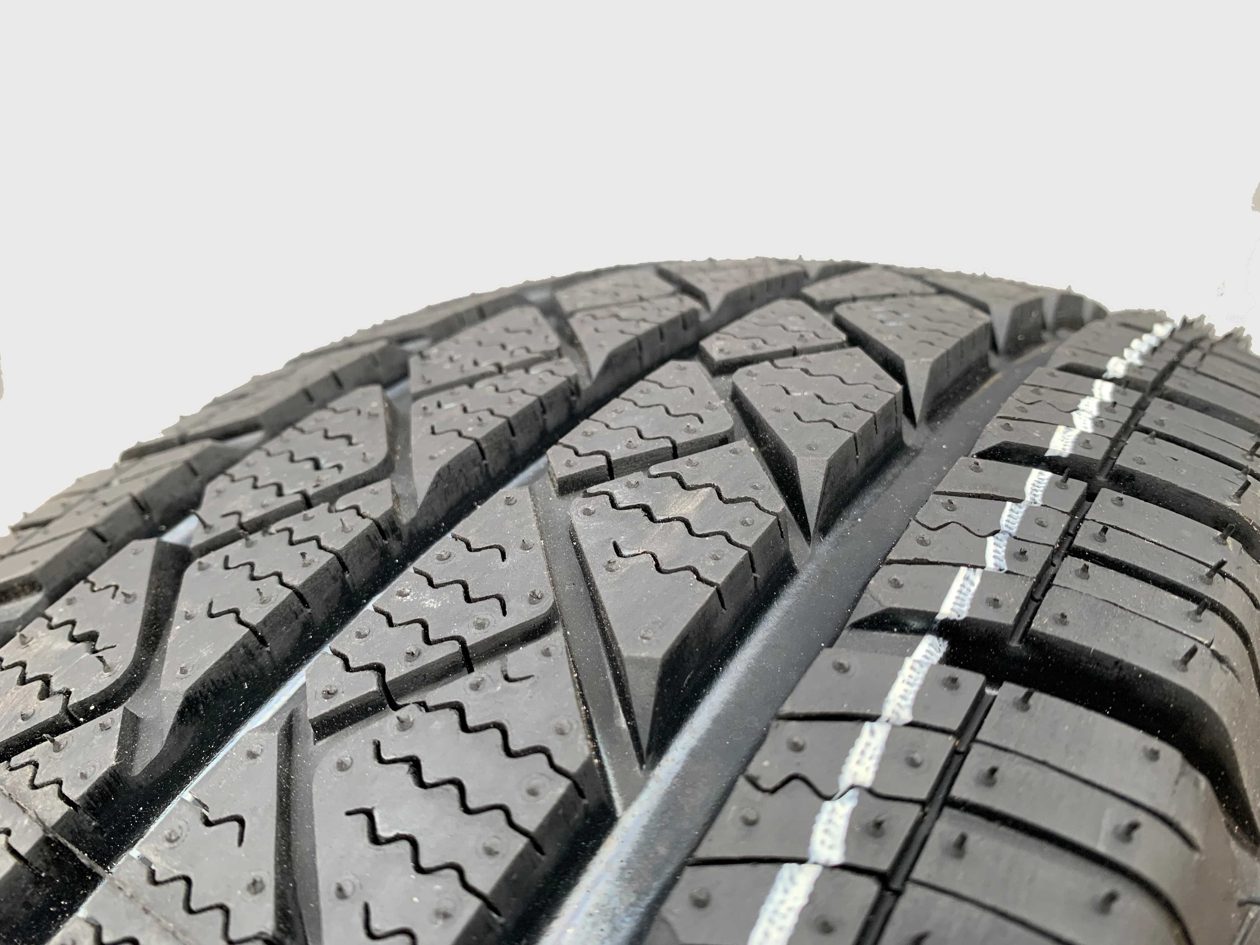 Шини всесезонні 205/65 R16C резина всесезонна M+S MYKI Poland