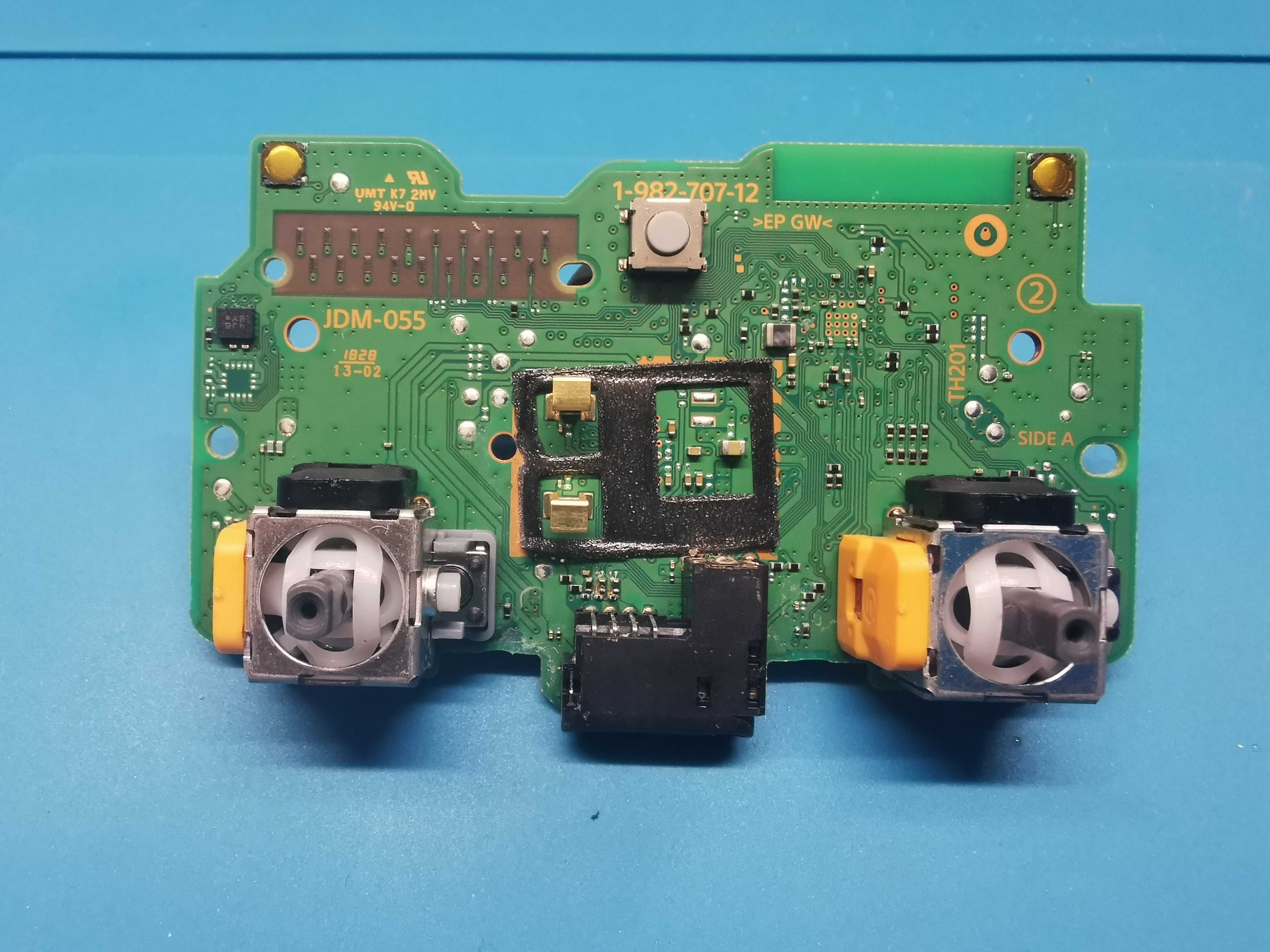 DualShock 4 USB-C analogi HALLA