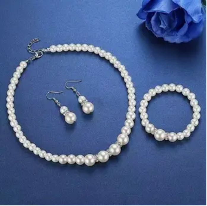Colar + Pulseira + Brincos Pérolas Brancas
