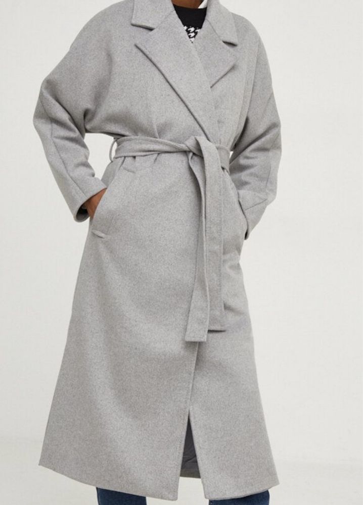 Нове  жіноче пальто , розмір L.