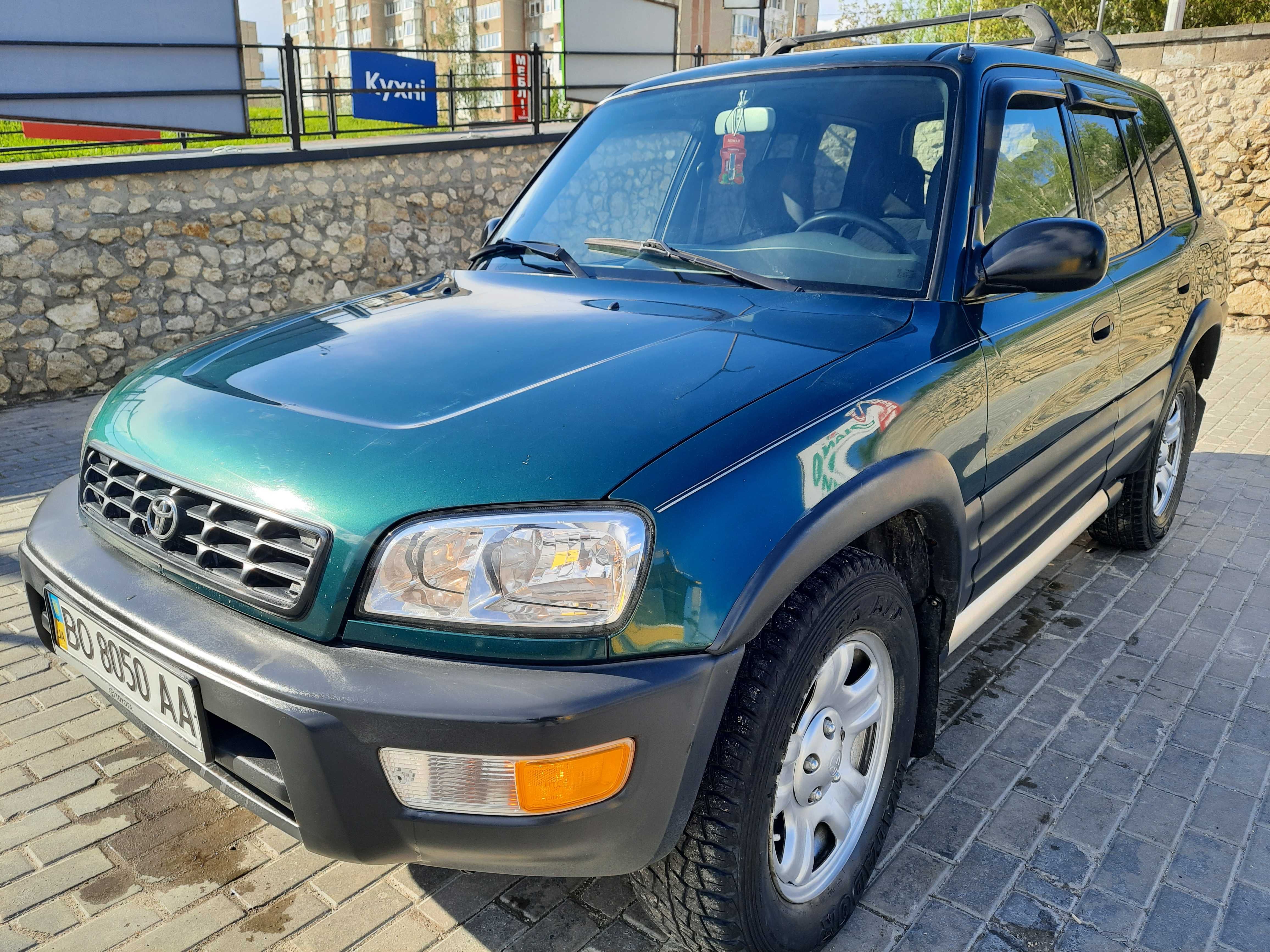 Автомоіль Toyota Rav4 2.0 бензин