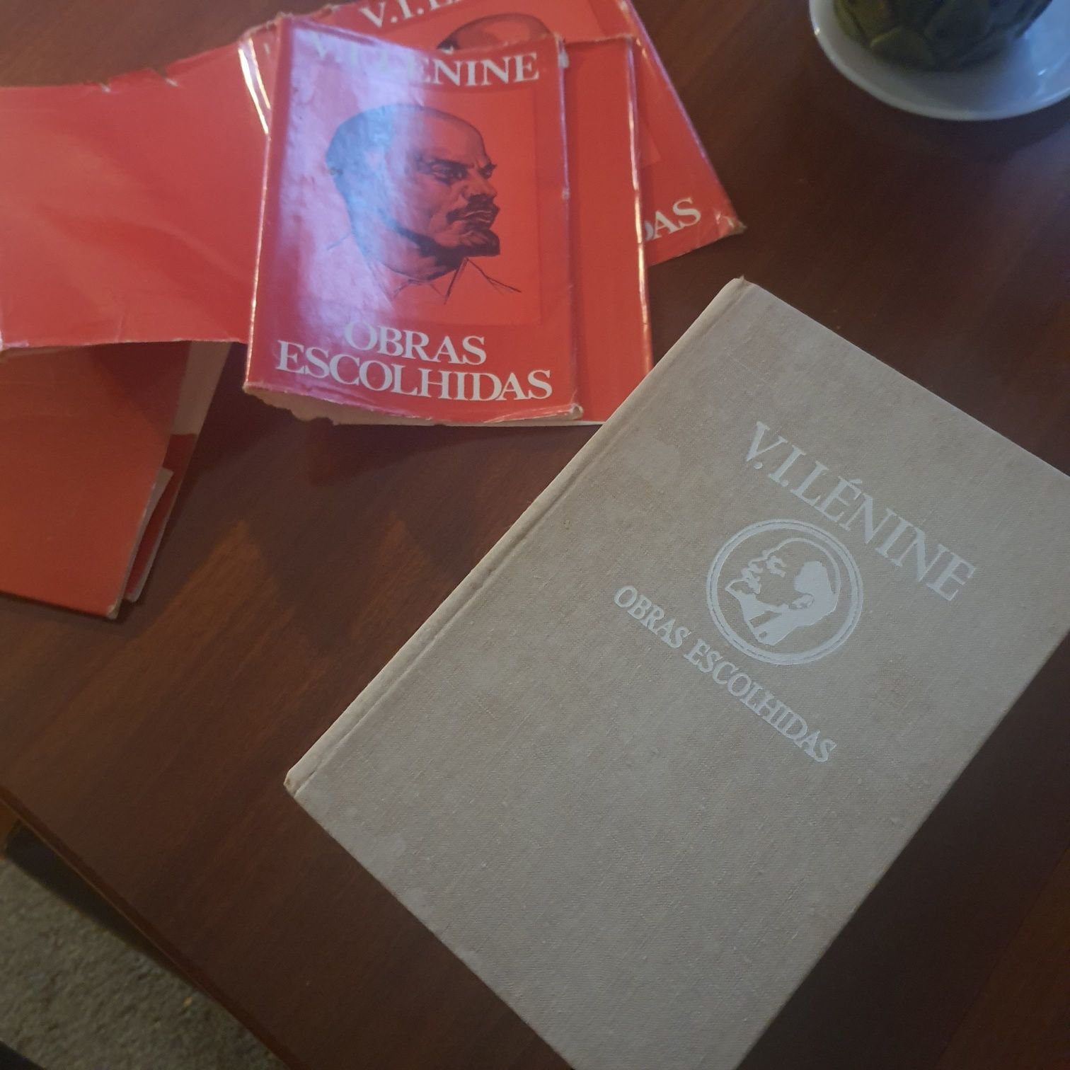 V. I. Lenine obras escolhidas três tomos