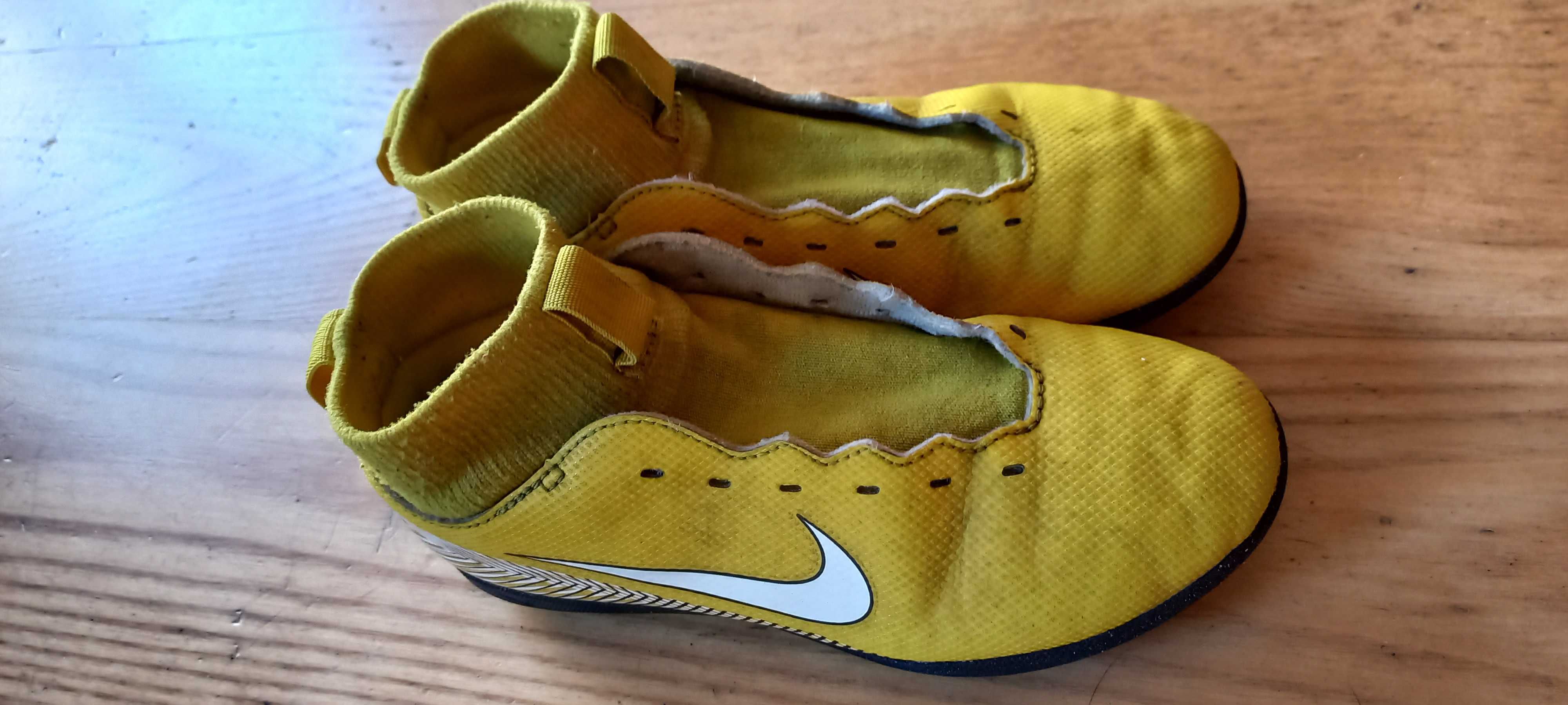 Turfy nike piłkarskie buty halówki 33