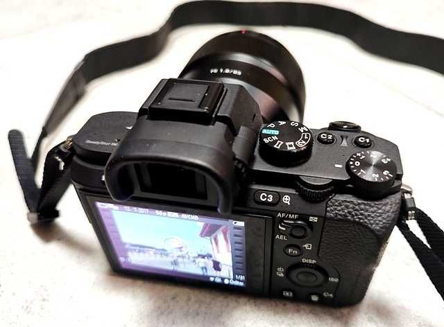 Aparat Sony Alpha A7 II , obiektyw SONY FE 1.8/85