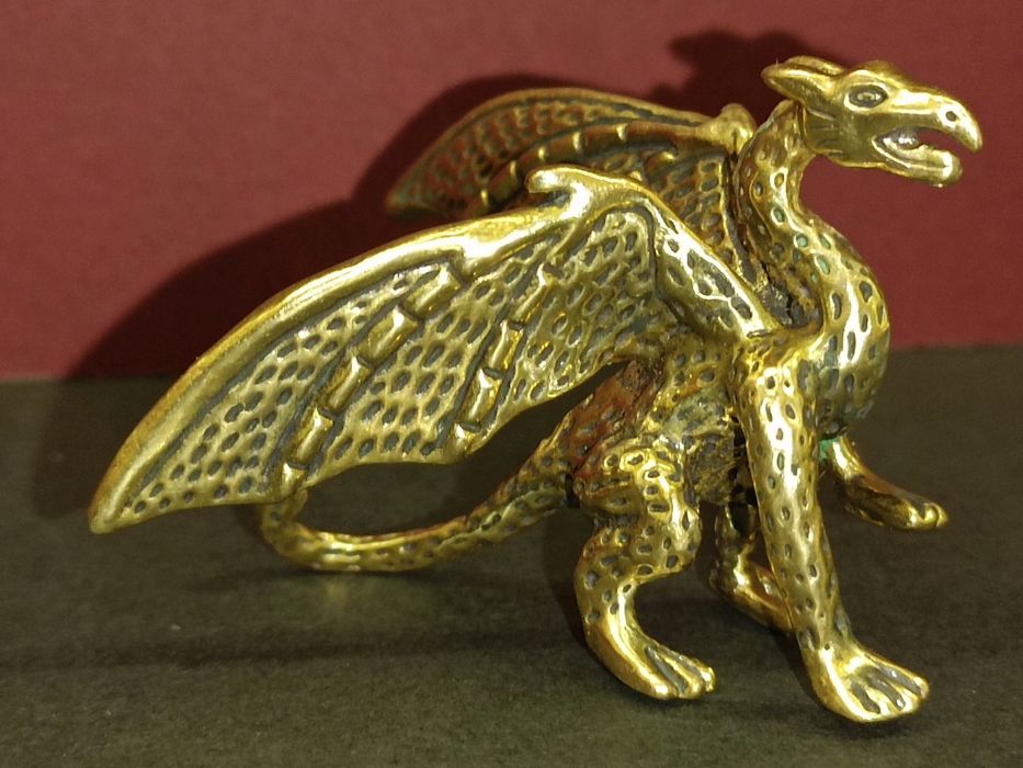 Mosiężna figurka smoka