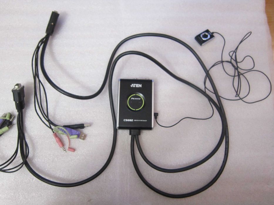 2-portowy przełącznik USB kabla DVI/Audio KVM CS682 2x DVI+USB CS-682