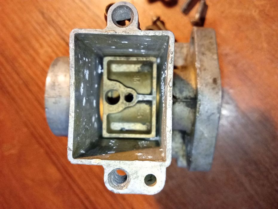 Продам карб к62 не весь цеп на мотоцикл звезди также фильт