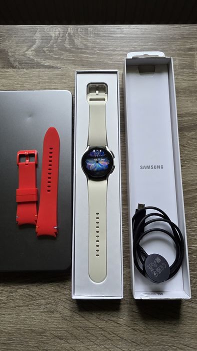 Продам Смарт-годинник Samsung Galaxy Watch6 40mm (Gold) SM-R930NZEASEK