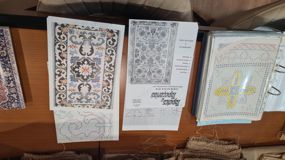 Lãs Tapetes Arraiolos e Telas