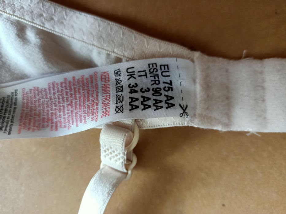 Biustonosz dla dziewczynki