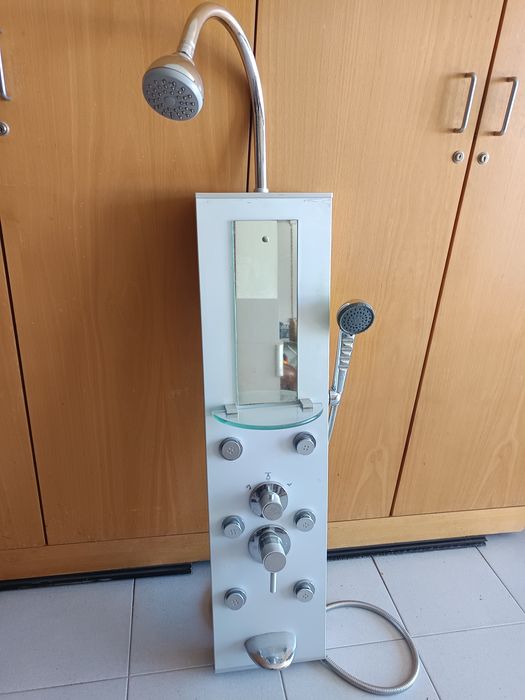 Coluna duche c/ jatos de água