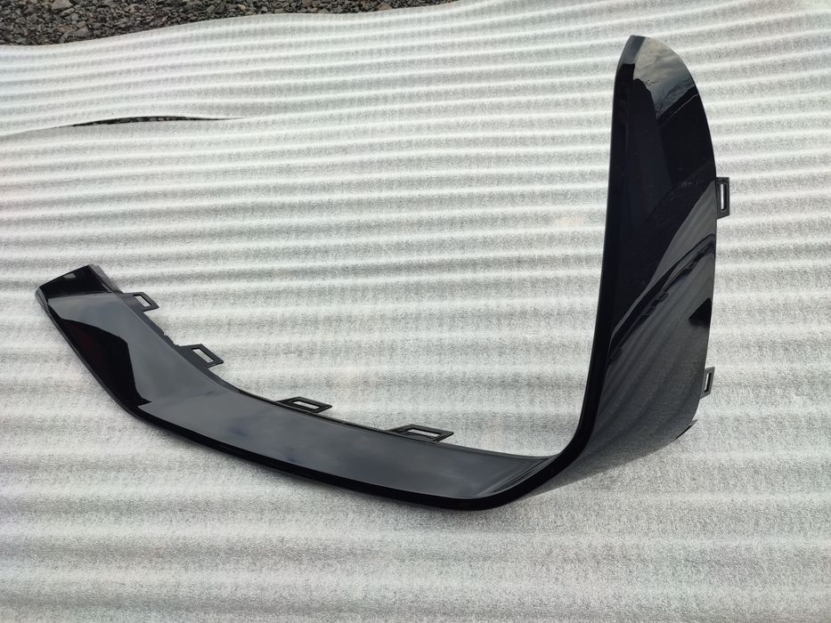 Listwa zderzaka lewa Audi RSQ8 4M8.853.061 B