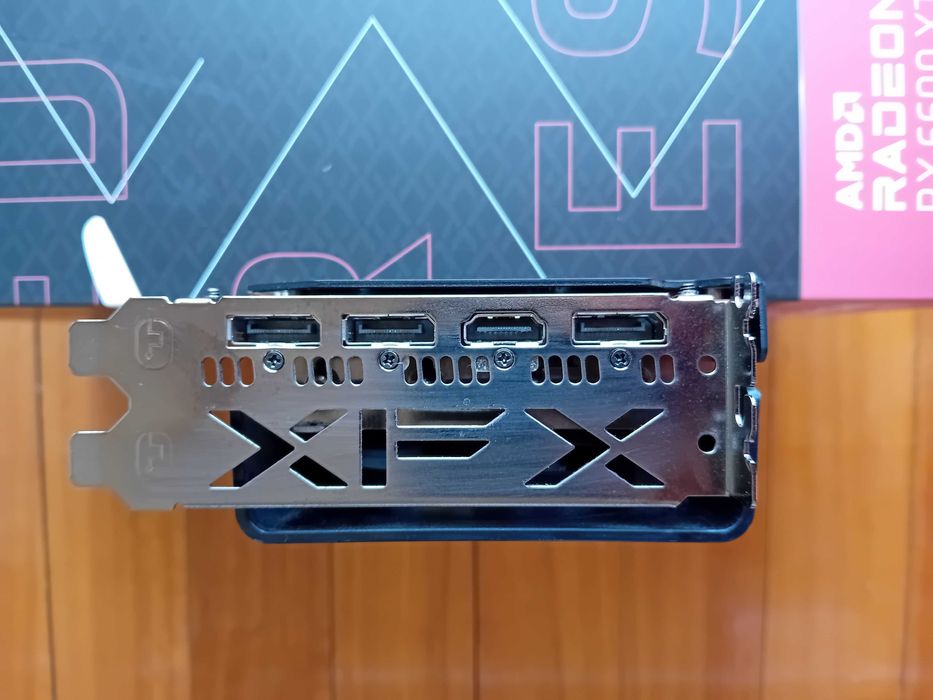 Placa Gráfica AMD Radeon RX 6600 XT Black 8GB GDDR6